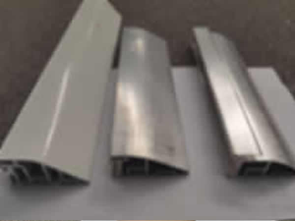 易飾天A級龍骨表面耐污染對比