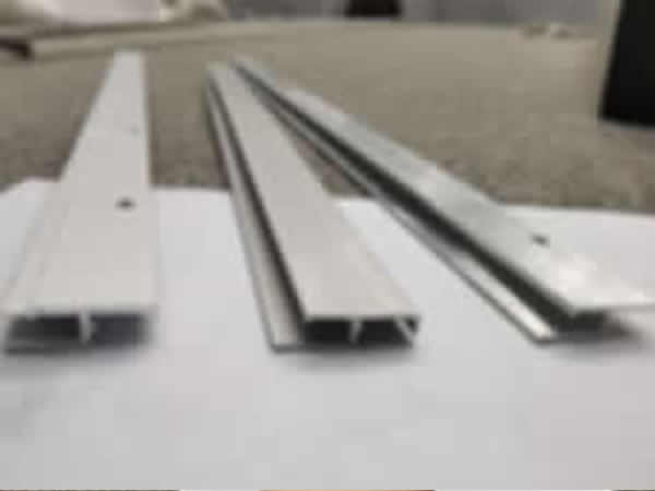 易飾天H型龍骨表面對比